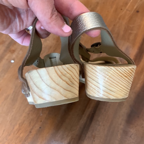 Silver strappy clogs - Picture 5 of 9